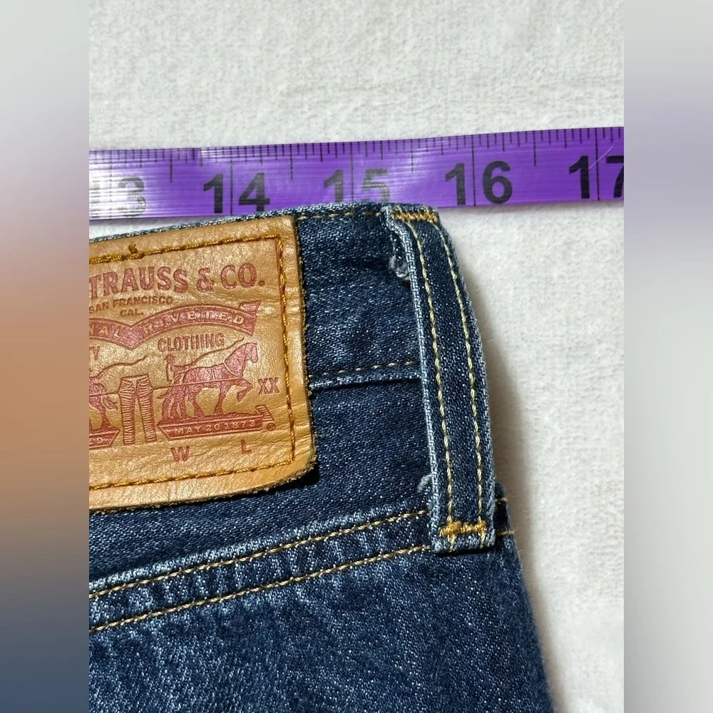 Levi’s 501 T tapered fit distressed button fly denim jeans style 40197 size 28